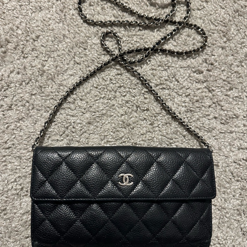 Chanel wallet on chain